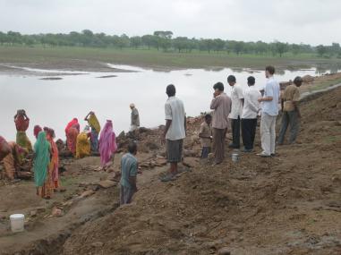 Jharkhand NREGA workers unpaid due to govt. mismanagement & apathy