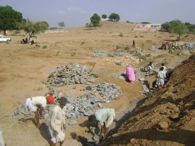 Non-payment of due MGNREGA wages recurred in 2016-17